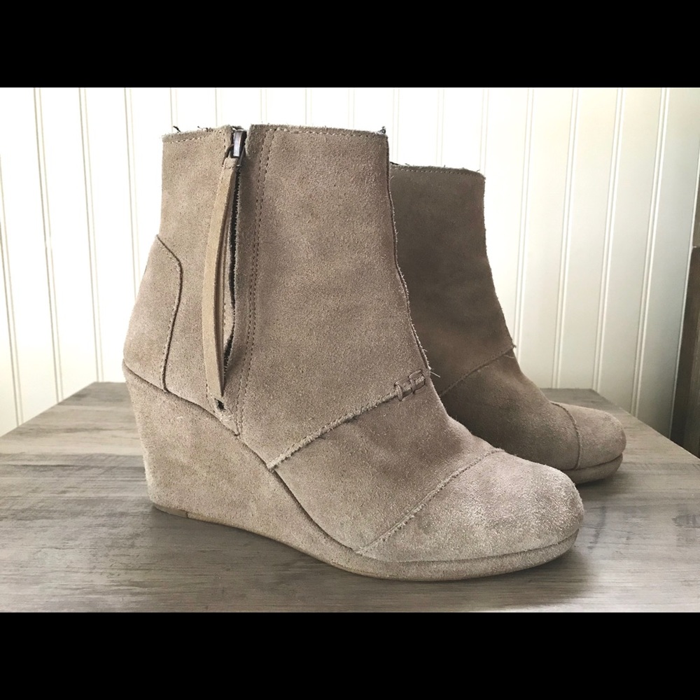 TOMS Taupe Suede Wedges 7.5